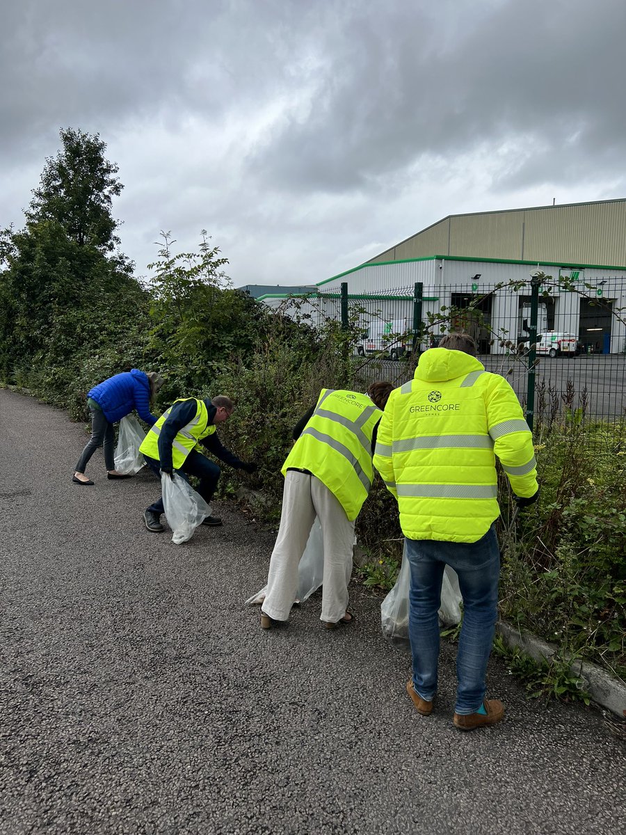 In lieu of World Clean Up Day which fell on Saturday, our team today sprang into action with a litter pick! 9 of us rallied together on our lunch break (4 were camera shy)
We collected more than 15 kg of rubbish from the area where we work in Bicester.
🌍♻️ #WorldCleanUpDay