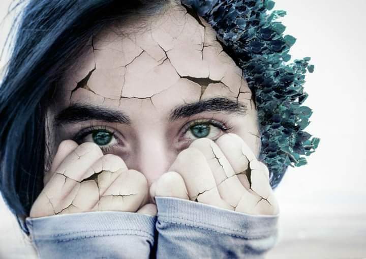 الحب الناقص إستعباد .. والفهم الناقص شتات
الإهتمام الناقص تمثيل .. والحضور الناقص غياب

حتى أن العدالة الناقصة ظلم

إن لم تكتمل الاشياء تتلاشى
فلا شيء يؤذينا أكثر من أنصاف الأشياء

أنصاف الأشياء لا تغتفر ابداً .... 

#مسيناكم