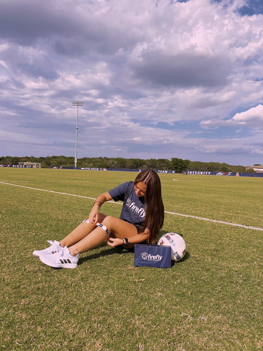 zoeelamm's tweet photo. I’m SO excited to announce that I have partnered up with @fireflyrecovery! Make sure to get yourself a Firefly Starter Pack and use code #TeamFF for 15% off your order!

#Sponsored #FireflyRecovery #TeamFirefly https://t.co/OisdaaWKDs