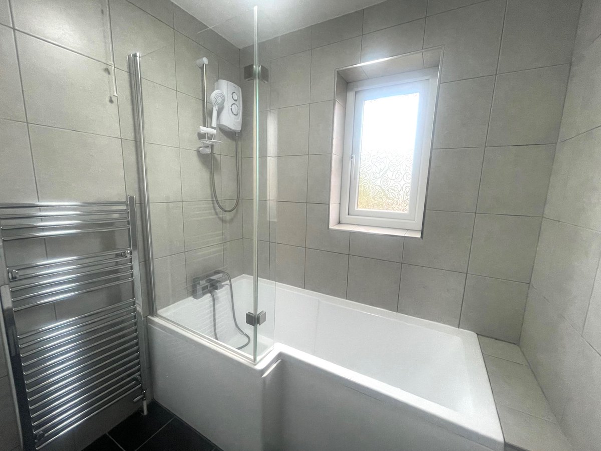 FOR LET! Dovedale Close, Ingol, Preston, PR2 - £725 PCM - £830 Deposit

2 Bedrooms, 1 Reception &amp; 1 Bathroom.

For further information please call 01772 284 898 or enquire through the website 👇

kellettandco.co.uk/property/doved…