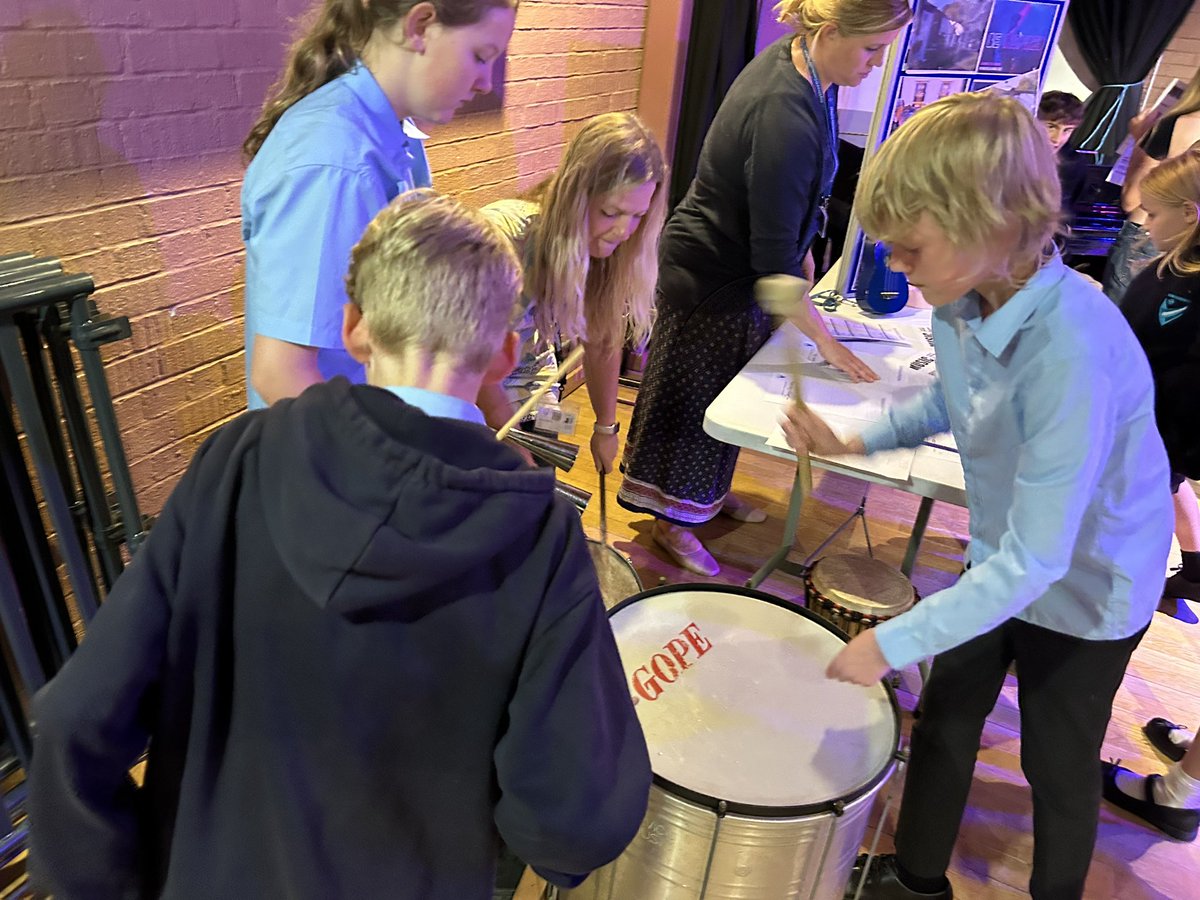 KeviccPA's tweet photo. Pushing all the extra curricular in performing arts at the enrichment fair today @KEVICC with the new year 7. https://t.co/MSH1dwLk47
