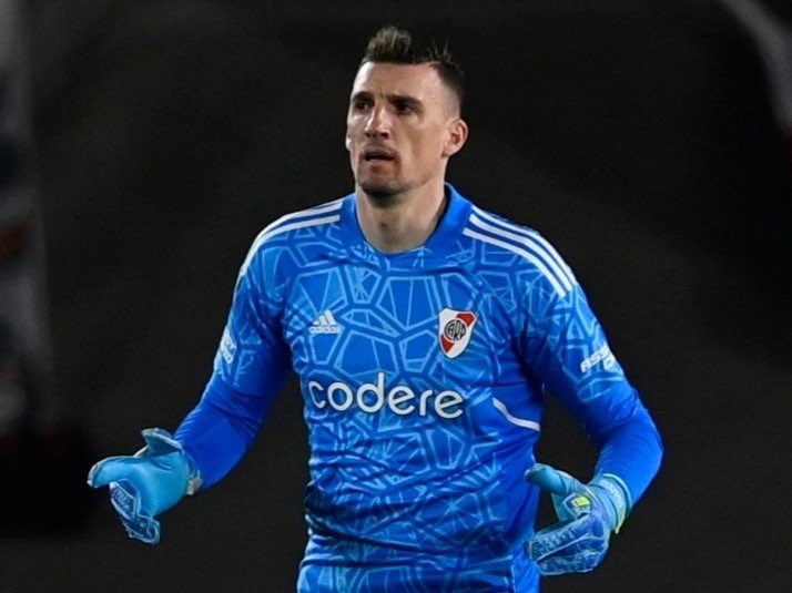 🚨 Por motivos familiares en #River no tienen la certeza que Armani continúe el próximo año.
ℹ️ <a href="/GustavoYarroch/">Gustavo Yarroch</a>