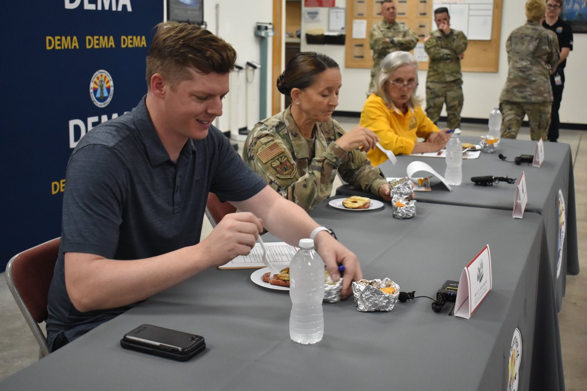 AzEIN's tweet photo. π½οΈ Spice up your preparedness game with the #EmergencyKitCookOff! πποΈ Sept. 18-30: Create a recipe using nonperishable items & tools from your 72-hour emergency kitπ WIN a FREE apron (limited supply)! To enter: Craft your recipe. Submit on AZEIN website https://t.co/yOQqcfdF1A https://t.co/IWtBqUKfgV