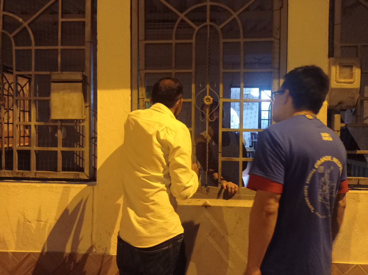 MiguelCarrillo_'s tweet photo. Jornadas completas recorriendo la bella Urbanización de la Campiña. Escuchándolos y contándoles sobre este proyecto ¡contamos contigo! 🔵 https://t.co/naE7lV9c5i