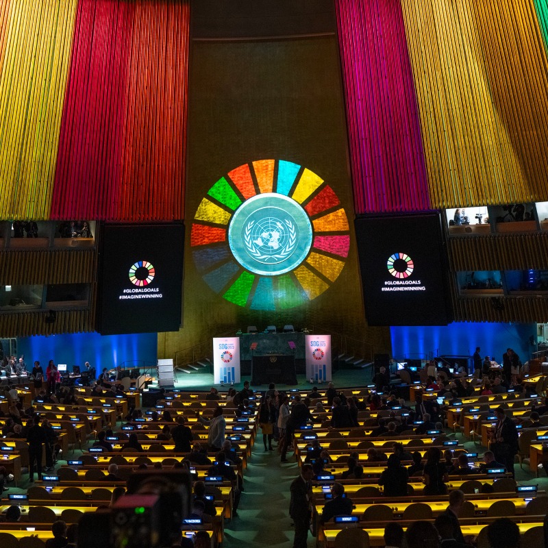 unep_espanol's tweet photo. Los países han refrendado hoy su compromiso de acelerar el progreso hacia los #ObjetivosMundiales para un futuro más sostenible para todos.

El acuerdo, adoptado en la Cumbre sobre los #ODS de @ONU_es (#UNGA), incluye medidas masivas de inversión en favor de países en desarrollo.