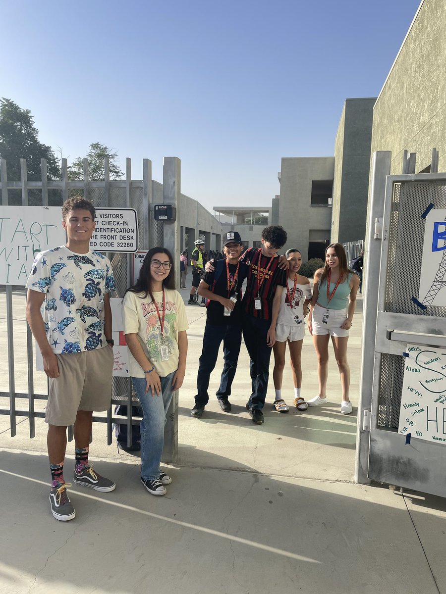 PDLinkCrew's tweet photo. PDHS #StartWithHelloWeek has kicked off. @pdhsofficial leadership classes welcomed the student body onto campus today @sandyhook @DesertSandsUSD #PDALLIN https://t.co/kDsoqmw8Qx