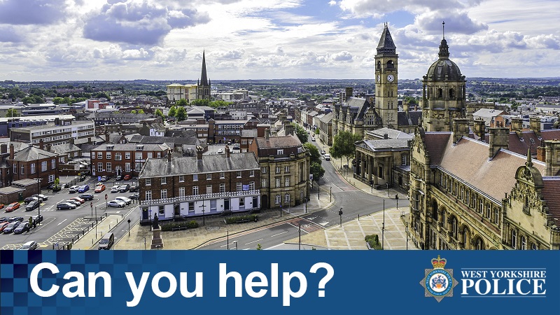 WestYorksPolice's tweet photo. Police investigating an armed robbery at Today’s Foodmarket on Barden Road, Eastmoor, #Wakefield want two customers who were in the shop at the time to come forward. 

More: https://t.co/b1xRlWBMKQ

📞101 or Crimestoppers 0800 555 111
💻 https://t.co/qIopCFWcQk
➡️13230507498 https://t.co/6aCC63Qw3C