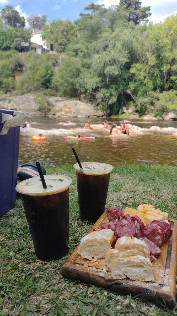 capturedegula's tweet image. una foto no puede tener vibras de verano
la foto: