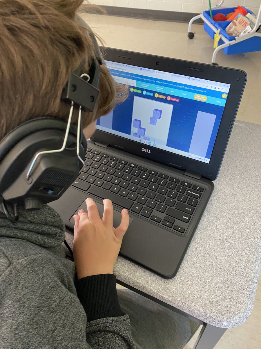 M_Berkovitz's tweet photo. Grade 3 place value and grade 2 ten frame practice with the chrome books today! @AltonVillagePS https://t.co/5ESyiDl9Lu