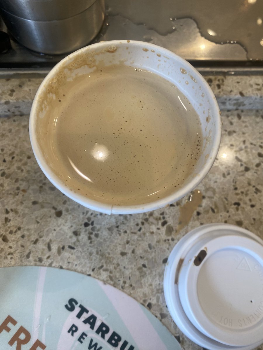 kokoe2's tweet photo. @Starbucks why doesn’t my espresso macchiato come with foam anymore? https://t.co/7rBSvWVYrc