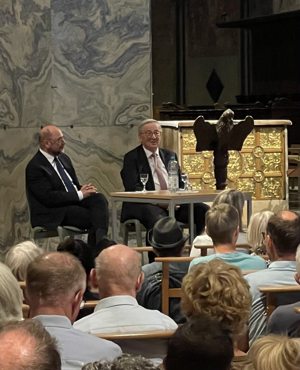 Axel Schwartz (@axelschwartz) on Twitter photo Vorträge von <a href="/JunckerEU/">Jean-Claude Juncker</a> und <a href="/MartinSchulz/">Martin Schulz</a> zum Thema #Europa und europäische Werte im Aachener Dom. Es gibt viel tun und Vorsicht ist geboten, gerade jetzt… #aachen #EuropeanUnion #EuropäischeUnion #Europawahl Vorträge von <a href="/JunckerEU/">Jean-Claude Juncker</a> und <a href="/MartinSchulz/">Martin Schulz</a> zum Thema #Europa und europäische Werte im Aachener Dom. Es gibt viel tun und Vorsicht ist geboten, gerade jetzt… #aachen #EuropeanUnion #EuropäischeUnion #Europawahl