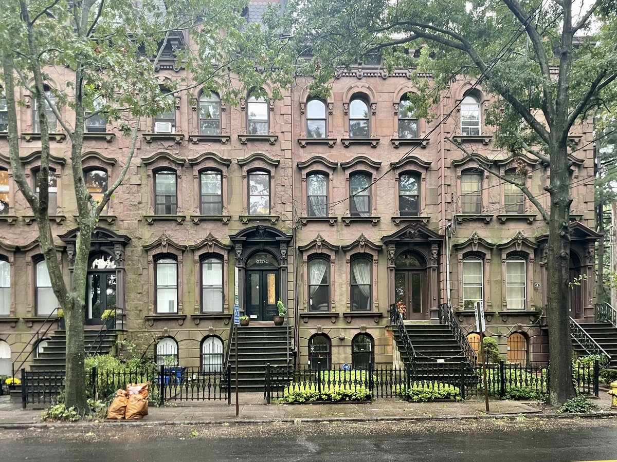 Some of the magnificent #C19 houses in New Haven’s #historic #WoosterSquare neighbourhood nhpt.org/wooster-square…
