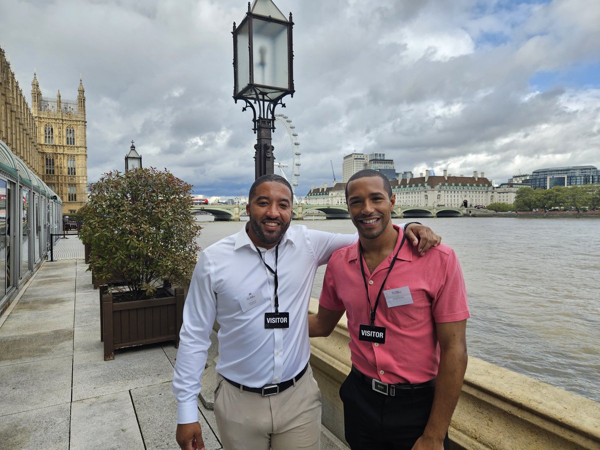 It's been a while but great to catch up with <a href="/MichaelGunning1/">Michael Gunning</a> at the <a href="/Swim_England/">Swim England</a> Houses of Parliament event today 💪👊

<a href="/StuartAndrew/">Stuart Andrew</a>
<a href="/CatherineWest1/">Catherine West</a>
@JMNSwimmer

#dontputacaponswimming