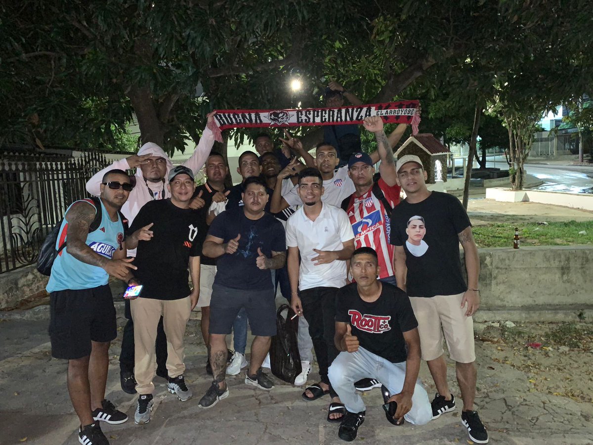 Dewis_RGFL's tweet photo. Junior manda somos la banda de los Kuervos la más temida 🔥💯 #AK19 #ARROLLO #Buenaesperanza https://t.co/ISA4p9LRum