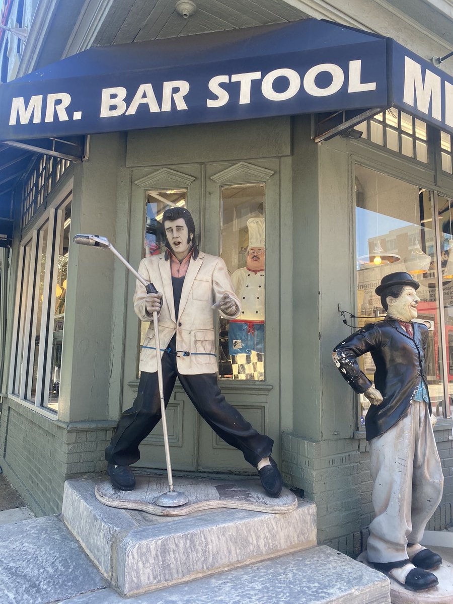 FarFarrAway's tweet photo. I have absolutely no need for barstools but one day I swear I will walk in this place despite that. #Philly https://t.co/HJL7mqcmCV