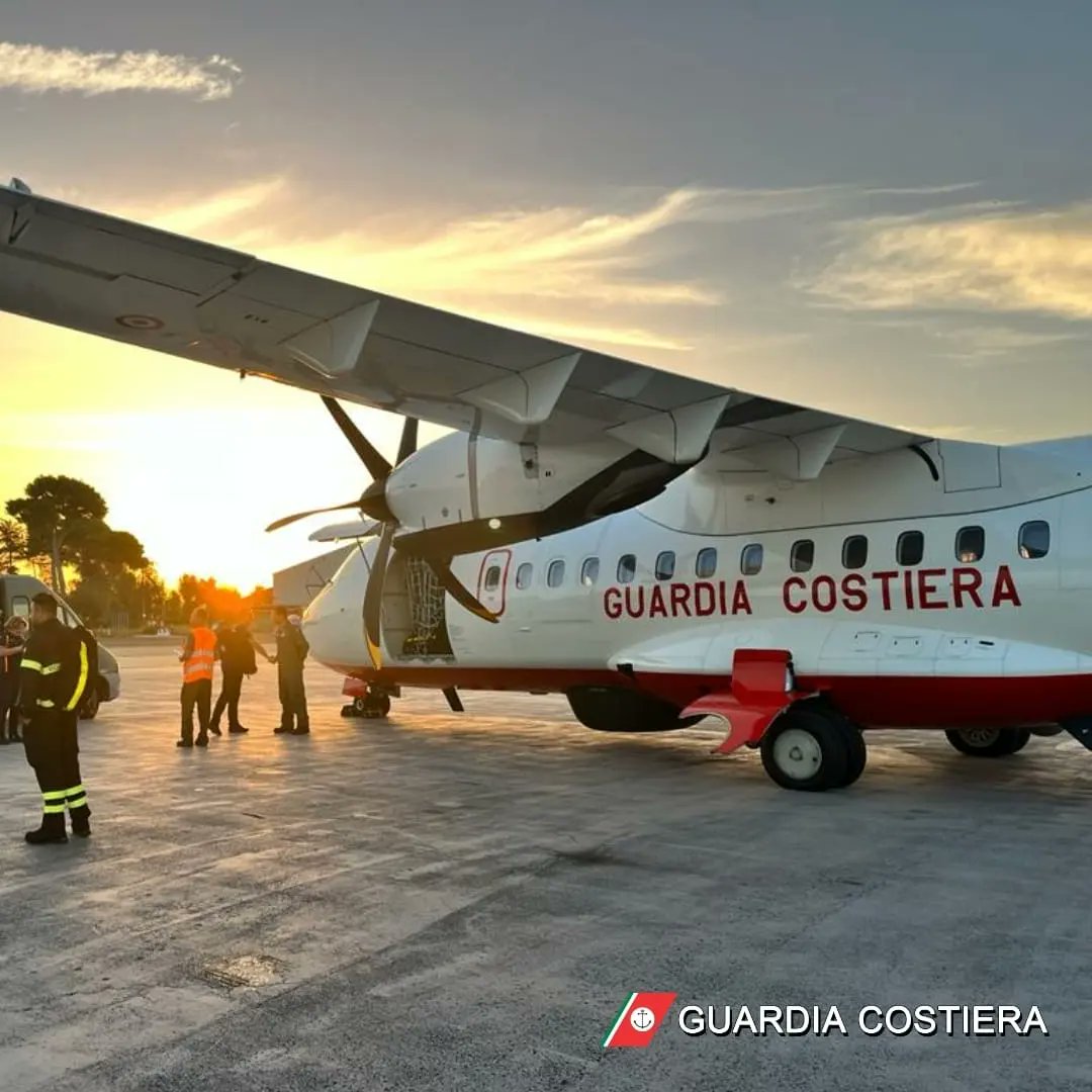 guardiacostiera's tweet photo. Concluse oggi le operazioni che,coordinate dal @DPCgov hanno visto un velivolo โ๏ธAtr42 della #GuardiaCostiera portare a termine il trasporto di 12 tecnici e di materiale di prima assistenza,da #PraticaDiMare ๐ฎ๐น ad #AlAbraq in Libia ๐ฑ๐พ, per fronteggiare l'emergenza #cicloneDaniel https://t.co/q5AczmMVSf