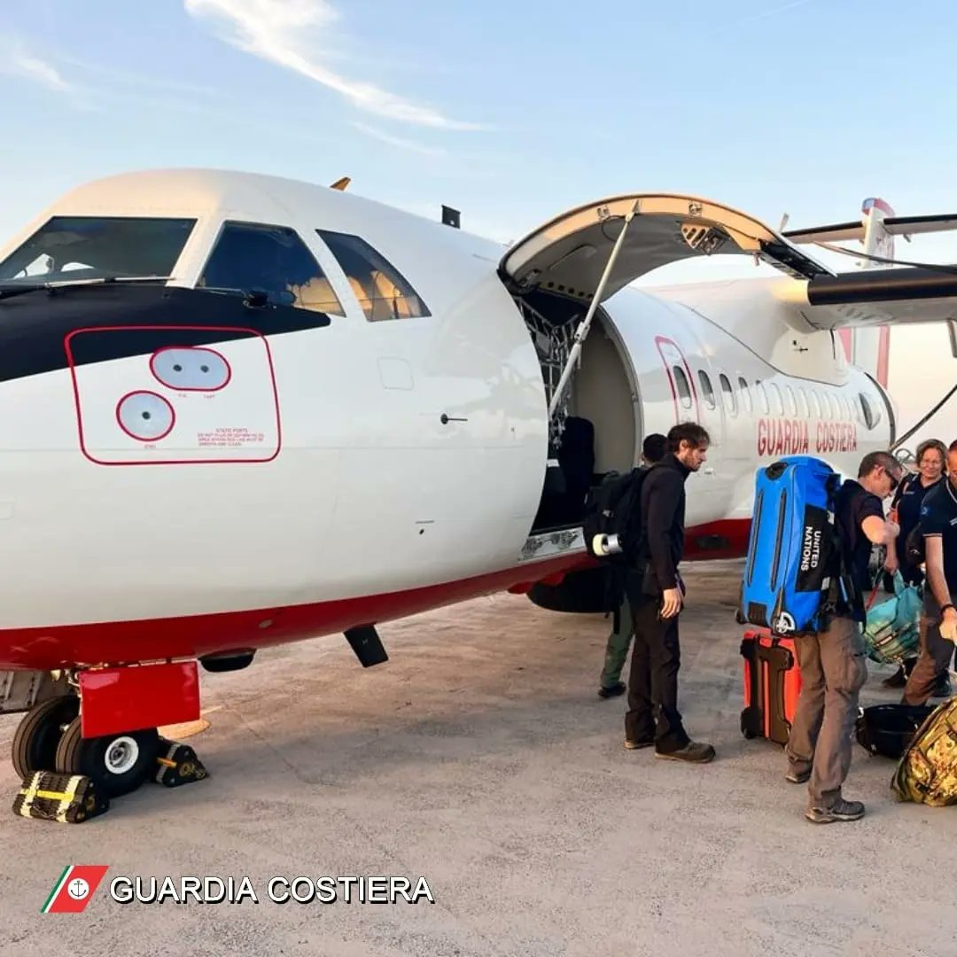 guardiacostiera's tweet photo. Concluse oggi le operazioni che,coordinate dal @DPCgov hanno visto un velivolo โ๏ธAtr42 della #GuardiaCostiera portare a termine il trasporto di 12 tecnici e di materiale di prima assistenza,da #PraticaDiMare ๐ฎ๐น ad #AlAbraq in Libia ๐ฑ๐พ, per fronteggiare l'emergenza #cicloneDaniel https://t.co/q5AczmMVSf