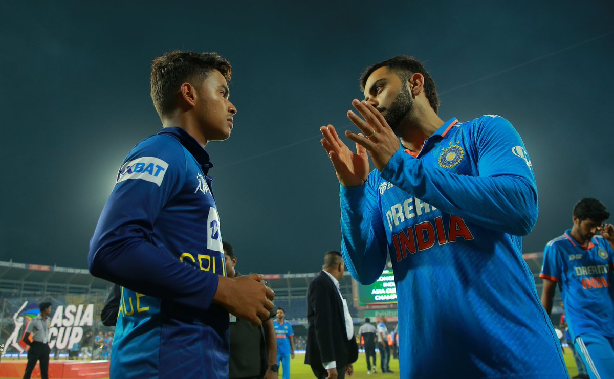 A beautiful incident of a budding player seeking advice from a legend @ACCMedia1 @ICC @imVkohli @DoT_India @ndtvindia @RoshanCricket @ImRo45 @cricketworldcup @waqyounis99 @Damith1994 @OfficialSLC @pr