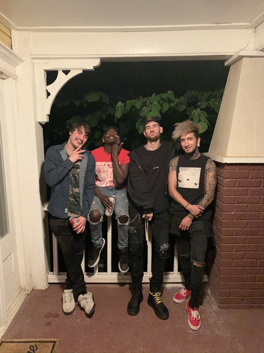 Dylightful tweet media