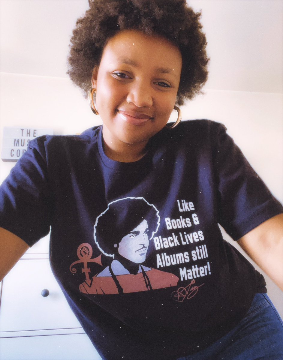 basquiatboombox's tweet photo. I missed #afroday, but I'm still posting this because! 💜
Although I’m a loc sista now, I cherish the years with my curly fro. https://t.co/1ks05Wa9rg