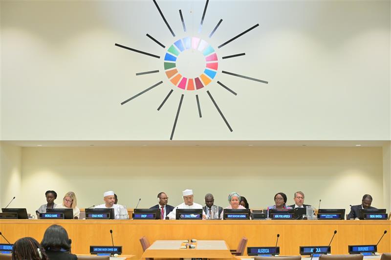 PNUD_Tchad's tweet photo. La réussite de la transition tchadienne repose sur des élections inclusives, le respect des droits de l'homme et un processus de désarmement, de démobilisation et de réintégration efficace. 🕊️🗳️ #TransitionTchad #AGNU78 https://t.co/pIb6UHCHXl