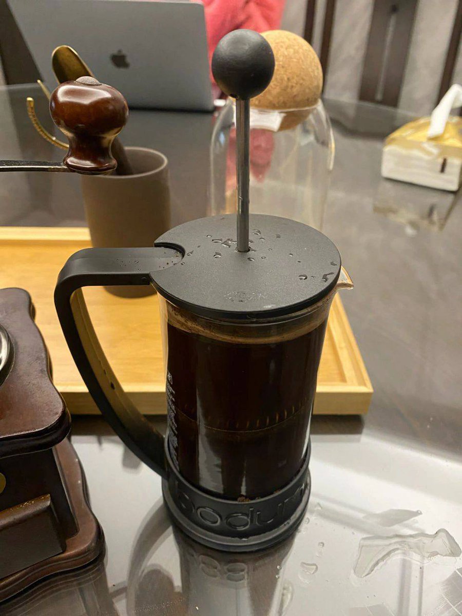 roro117685's tweet photo. Anyone like freshly ground coffee? https://t.co/WhAf4UgQSU