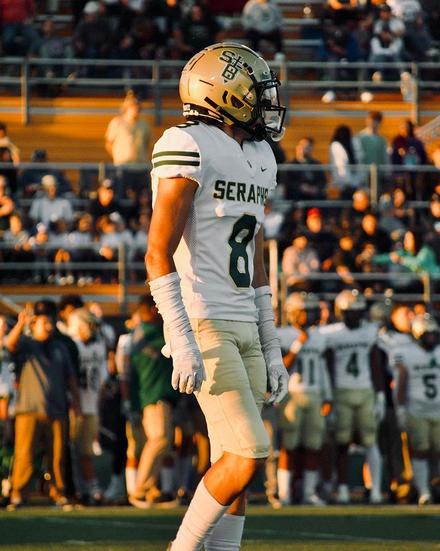 🏈S/WR-Bryan Estrada <a href="/bryan_estrada__/">Refeł Zcesrki</a>
#8 6'2 175 2024 St. Bonaventure <a href="/SeraphFootBall/">St. Bonaventure Football</a>
▶️hudl.com/v/2LdeDR
<a href="/JoeGoyeneche/">Joe Goyeneche</a>
 #𝟖𝟎𝟓𝐂𝐨𝐥𝐥𝐞𝐠𝐞𝐏𝐫𝐨𝐬𝐩𝐞𝐜𝐭𝐬

📸instagram.com/jb3_media/