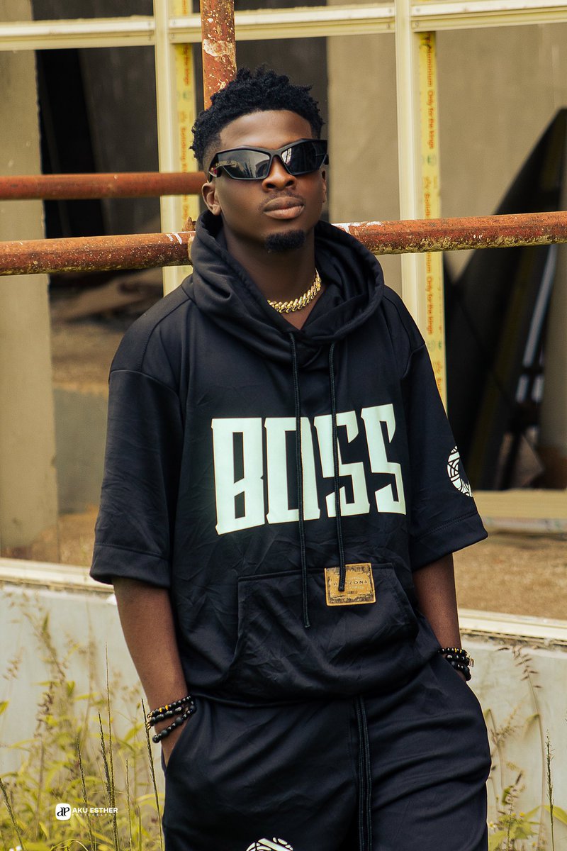 nexbee_nex's tweet photo. Worry Less About My Enemies Oh Lord,
Protect me from “MY GUY, MY GUY”🙏

Outfit @mikewills /////  Photo @estheraku https://t.co/d6IbVzESMD