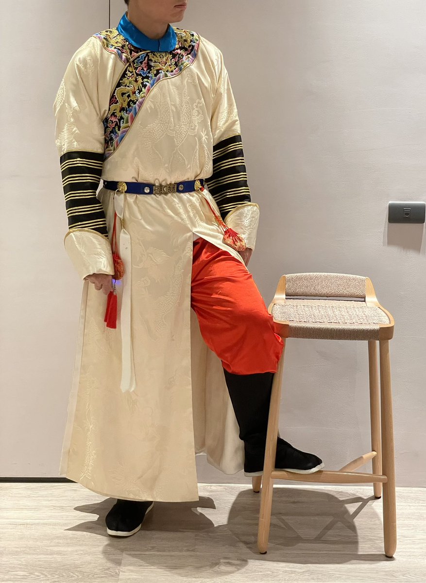 CookingMaster9's tweet image. 紅色褲子感覺就不搭