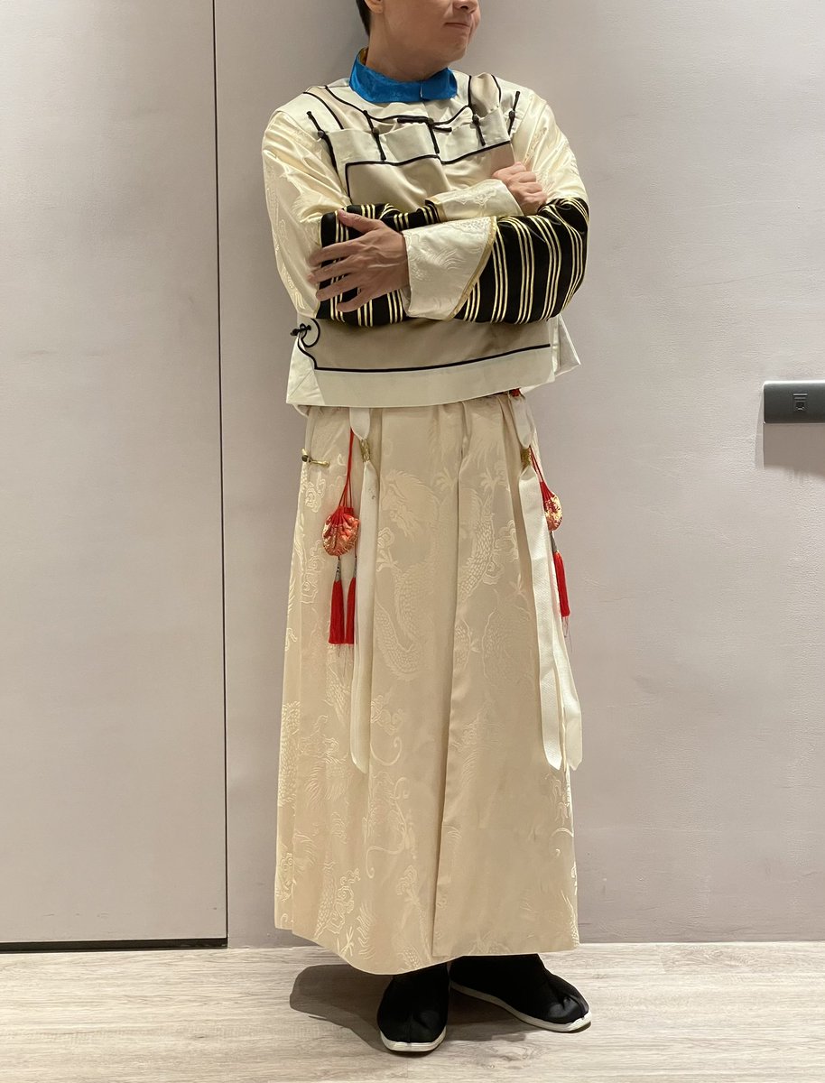 CookingMaster9's tweet image. 紅色褲子感覺就不搭