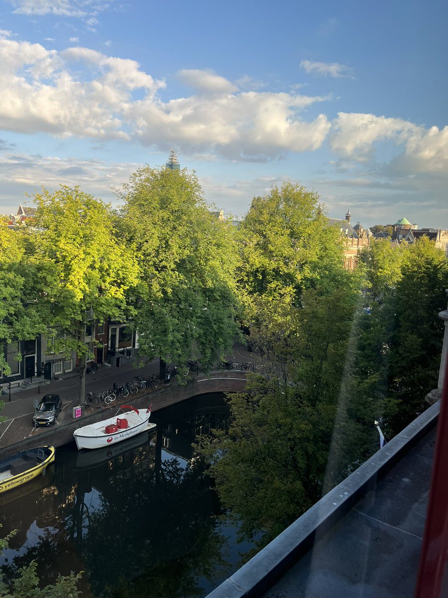 Last week I was @hetAVL 🇳🇱 #amsterdam with a fantastic UroOnco team! Great exchange, clinical cases and research projects! A terrific team full of ⚡️energy! Best is to come! Thx for the invitation @LAUrology_NL Dr Van Rhijn @Brouwer_MD_PhD @hvdpoel @vandekampmw @ErikvanMuilekom