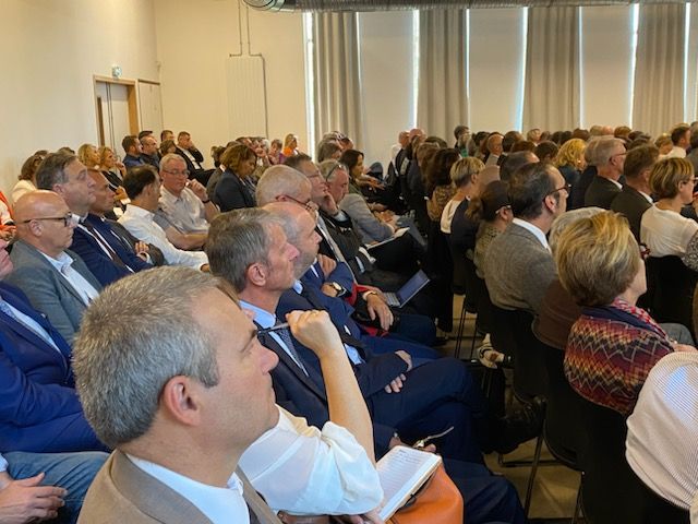 Réunion de #rentrée2023 des personnels d'encadrement du département, présidée par la directrice académique : déclinaison des priorités du ministre en #SeineMaritime et échanges avec les inspecteurs et chefs d'établissement