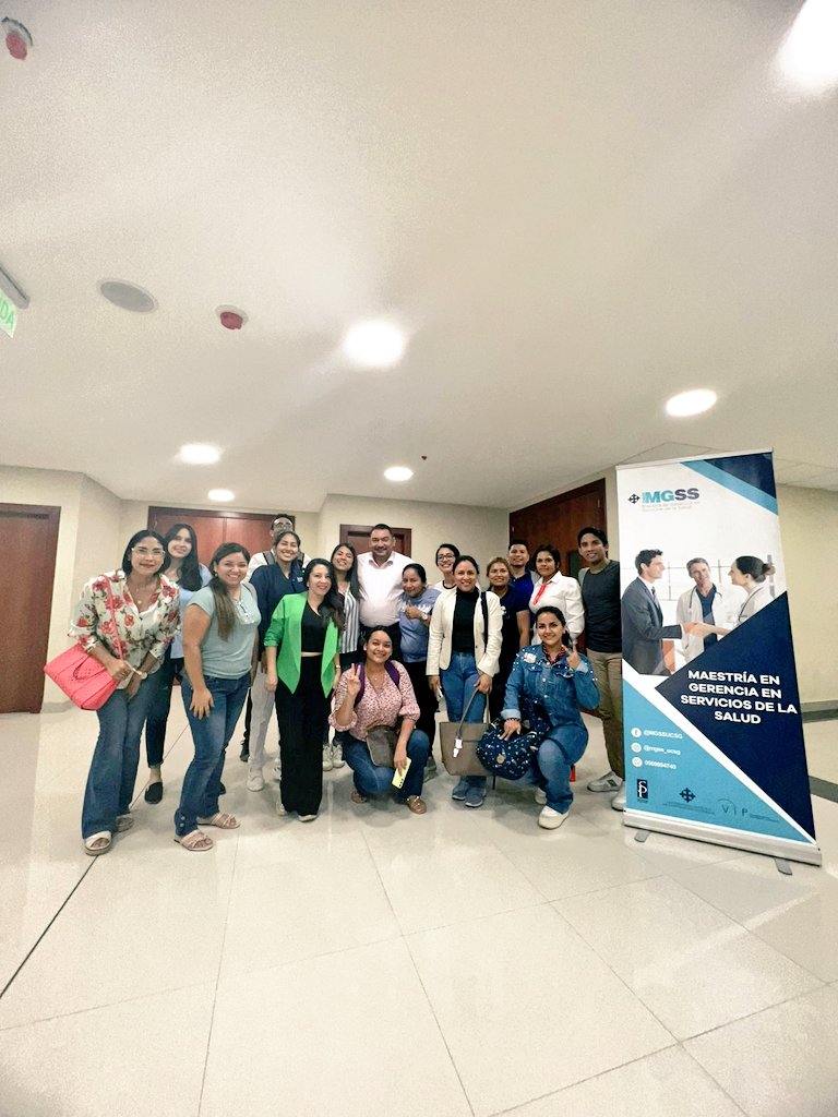 KarimLarreaO's tweet photo. Avanzando paso a pasito con el mejor team que me pudo tocar y uno de los mejores docentes @Adnerc 🙌❤🏥 #MGSS @ucatolicagye https://t.co/ayB52BCp3L