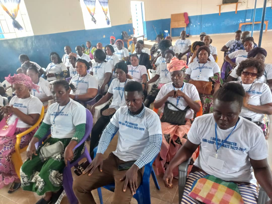 EPP4_SL's tweet photo. 175 youths have graduated from the Advanced SME-Loop training program! Congratulations to the 50 graduates in Kono today, joining the 125 from Kailahun, Koinadugu, and Falaba last week. Thanks to @GIZ and Business Service Company Ltd, and funding from @EUinSierraLeone @BMZ_Bund https://t.co/NOB8XQkqRx
