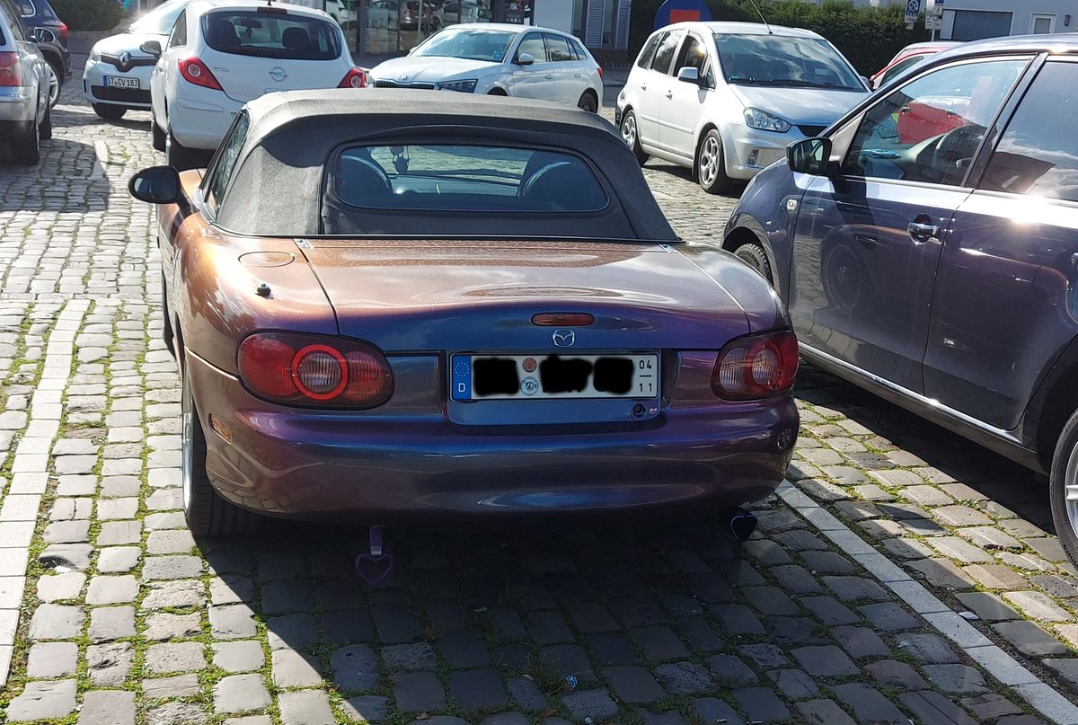 Thinking about selling my car.
Sure it looks cool but it's 18 years old and slowly turns into a rust bucket.
But I kinda love it.
Damn it what should I do