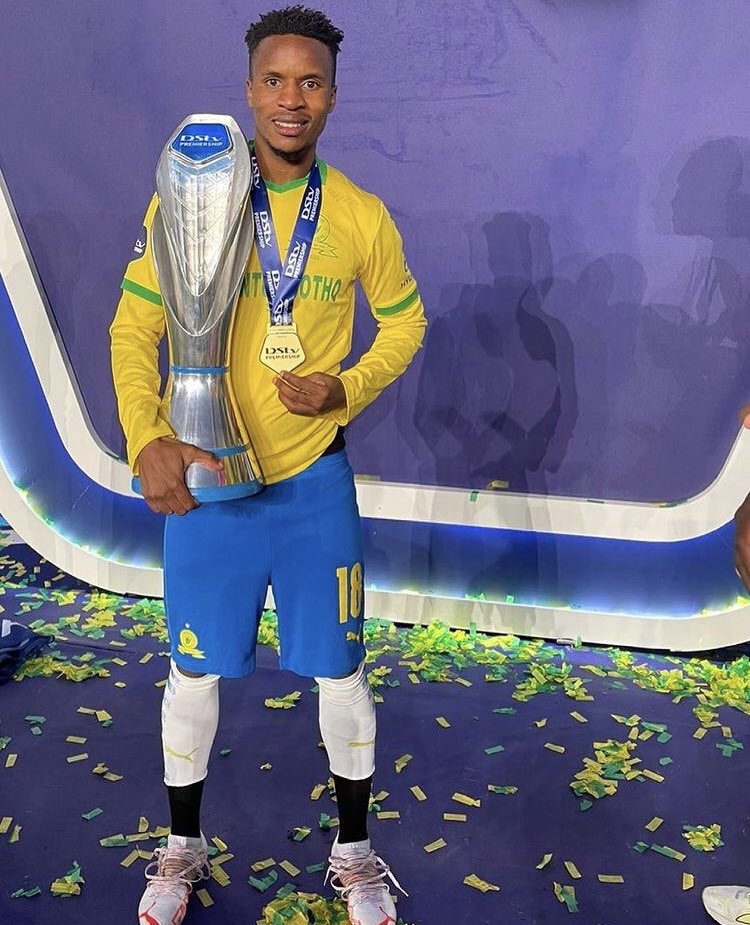 Kolobe07's tweet image. Mamelodi Sundowns Fans must stop this thing of arguing with people whom their teams are ranked below 300 in the world
