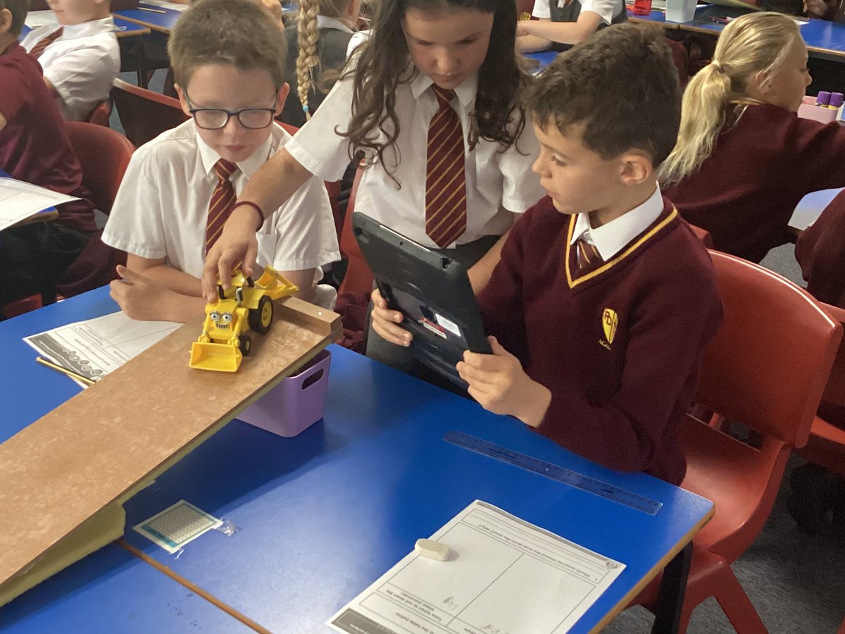 PDA_Y3's tweet image. In #pdascience we looked at friction and how this affects objects moving on different surfaces.