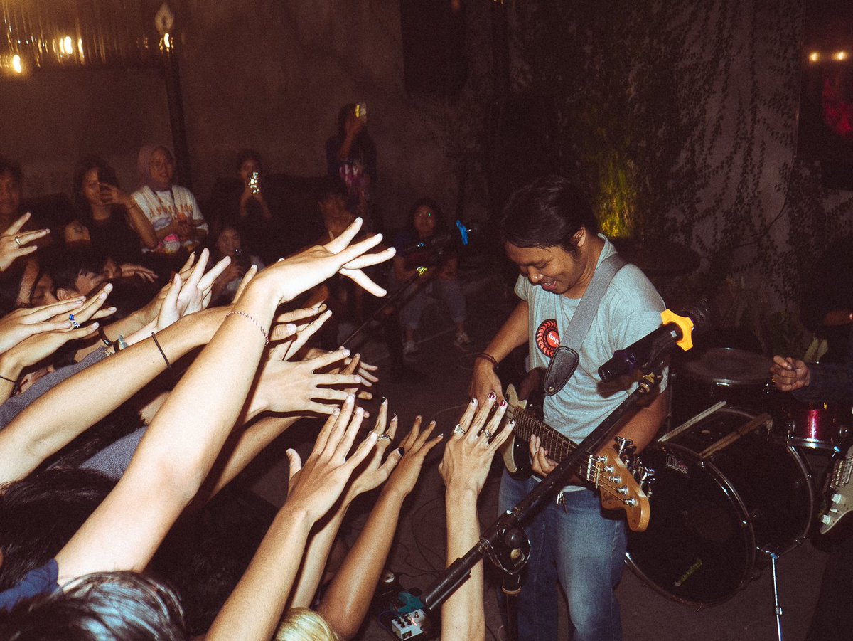 Fafiisss's tweet photo. Hasil ngefoto tujuhpuluhtujuh (770)(sevenseventy) https://t.co/zwb8PINSlr