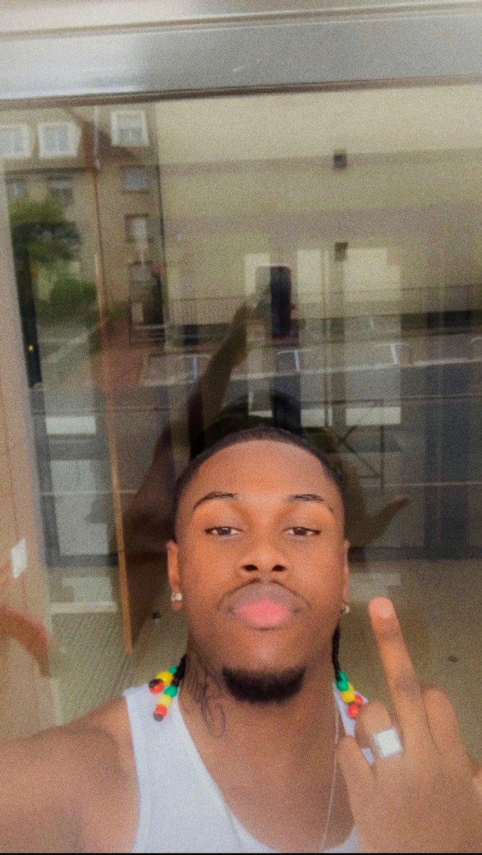 ChvnaxBinks's tweet photo. 🌐 https://t.co/QPzNEy7r1F
