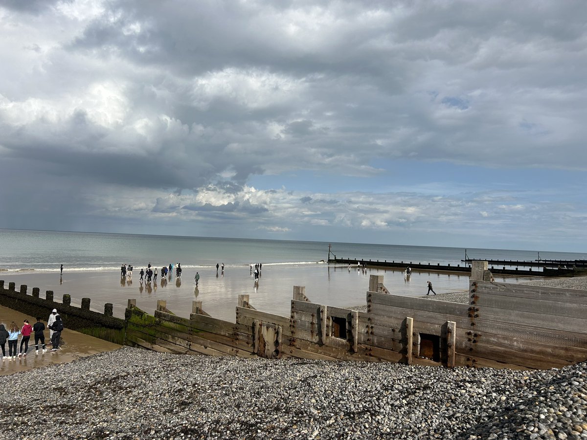 GeogJhn's tweet photo. Great day of fieldwork with the Year 11 @thejhnschool Geographers! Completed a range of techniques and managed to avoid the worst of the rain! #winning @OCR_Geography #lovefieldwork #getoutside https://t.co/tmxniXZ5gG