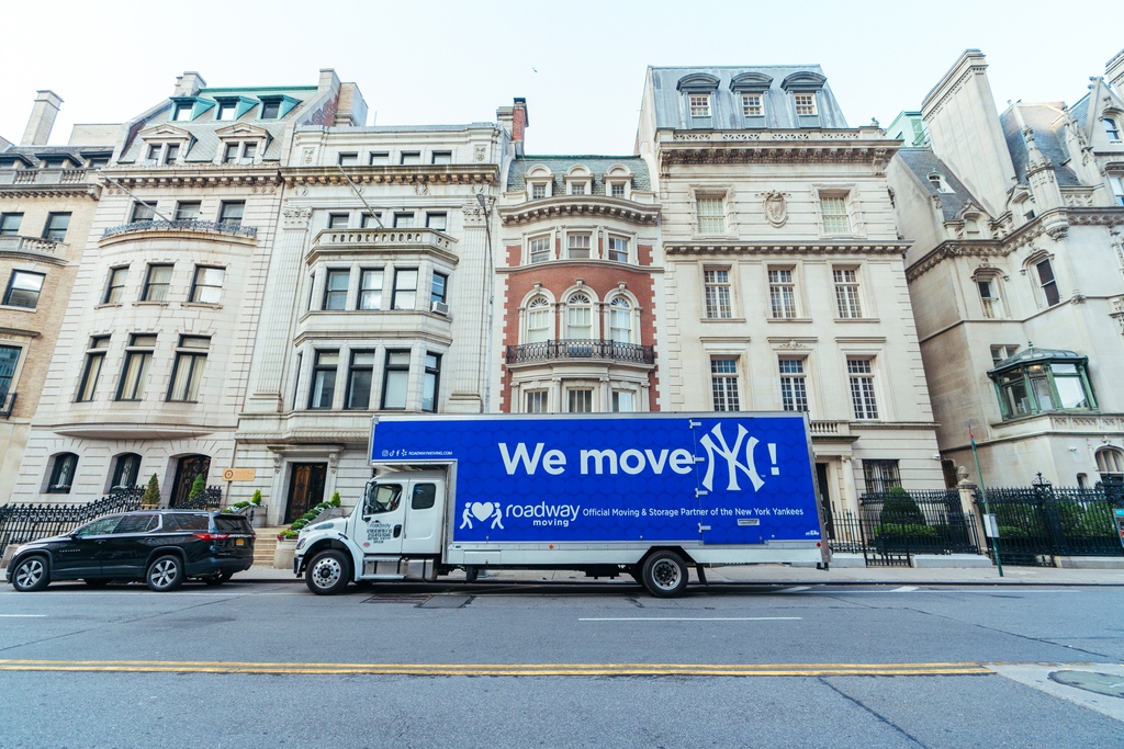 For the city that’s always moving, we’re the mover to get you there! Trusted by New Yorkers and Yankees fans everywhere ⚾️💙

 #roadwaymoving #nyc #nycmovers #movingnyc #movewithroadway #bigmoves