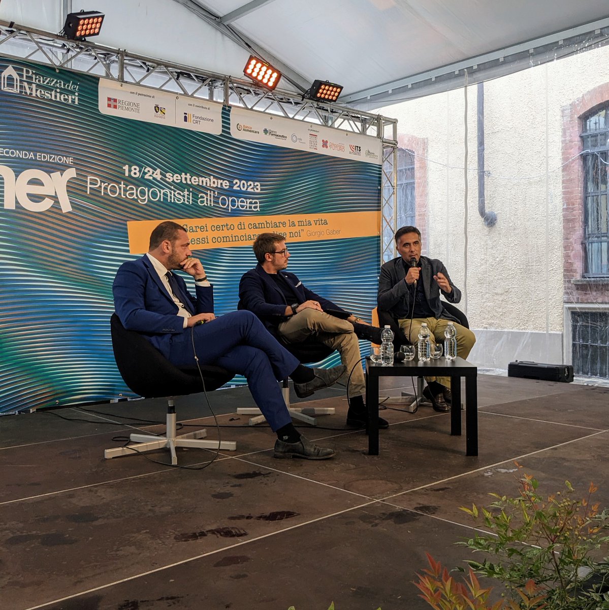 #Politica esercizio della #democrazia: deve essere il centro dell’azione per il #benecomune, mai subalterna agli altri ambiti dell’azione pubblica.

Ne parlano oggi a #TOgether @marcogiorgio_  <a href="/SilvioMagliano/">Silvio Magliano</a> e <a href="/MaxSalini/">Massimiliano Salini</a> 

Qui a <a href="/PdeiMestieri/">Piazza dei Mestieri</a> 👉 eventinpiazza.it