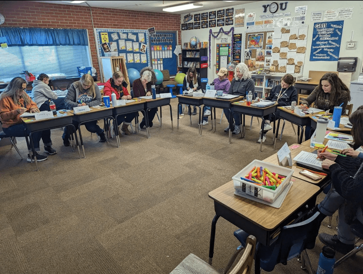 IdDeptOfEd's tweet photo. The @IdahoSDE is making headlines with its FREE Fall Science PD Courses! #LeaderInLearning

Read the @CBS2Boise article: https://t.co/dvemLIpzbC
Register for courses: https://t.co/L4qYkwQhLH
 
(Photos from the article, courtesy of the @IdahoSDE's #IdahoScienceCoaches) https://t.co/9aTcBwh3pd