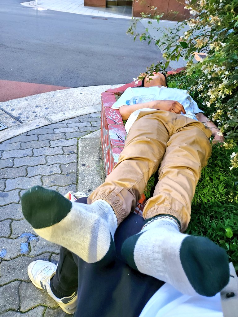 Benny91914705's tweet photo. drunk man socks 🥰🥰🥰🥰🥰 https://t.co/sKxZoXsOB1