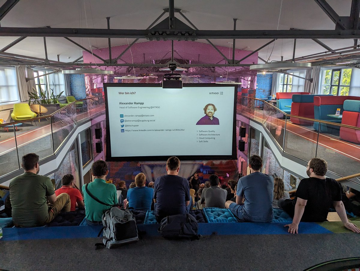 Heute Abend ist bei uns <a href="/bitschupser/">Alexander Rampp 🇪🇺</a> zu Gast (und wir bei ihm bzw. bei seinem Arbeitgeber @xitasogmbh). Es geht um die sieben Wege für mehr Effektivität als Softwareentwicklende. Super Learnings und direkt umsetzbare Tipps für uns heute Abend 😀👍