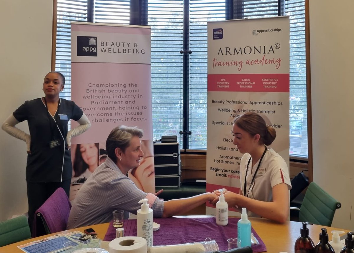 This afternoon, I dropped by <a href="/BAW_APPG/">APPG on Beauty & Wellbeing</a> &amp; had a chat with apprentices from Gateshead about the skills gap in the beauty &amp; wellbeing industry 

The Govt need to give further support &amp; funding to this sector so they can address these challenges &amp; secure the future of the industry