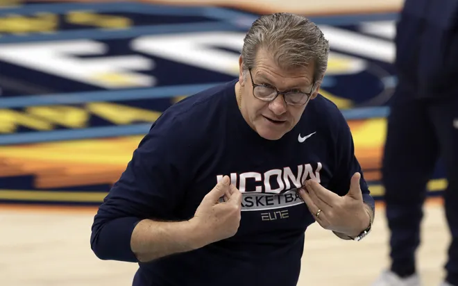 goldmedalmind's tweet photo. "Don't talk about how good you want to be. Show me how good you want to be."
—Geno Auriemma #TheLeadersMind 🏆 

📚  https://t.co/tBanslH0Bk https://t.co/ZScxwy2udA