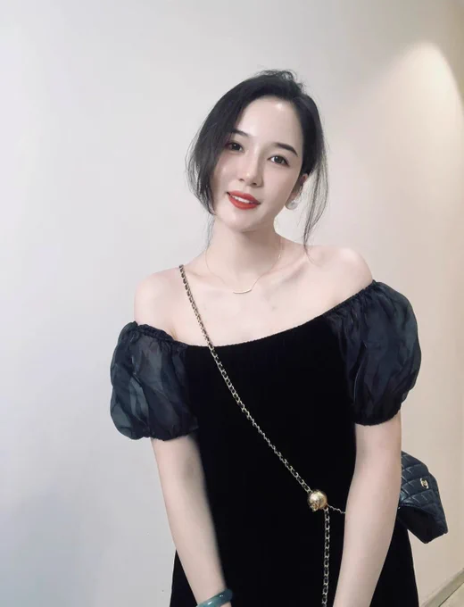 好挣的钱不干净，干净的钱不好挣，都说人间正道是沧桑，可沧桑背后全是伤