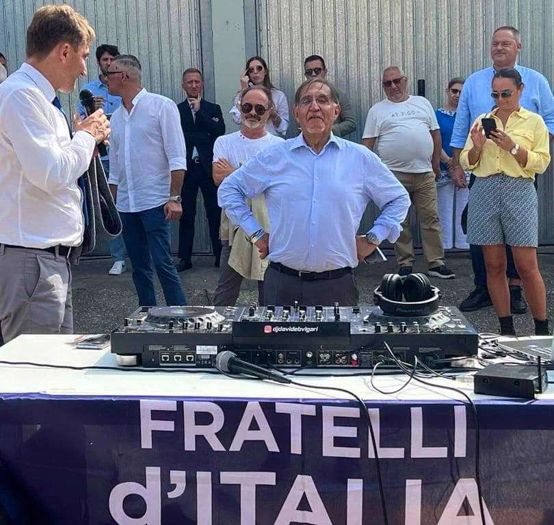 MPingerna's tweet image. Fratelli DJ Italia