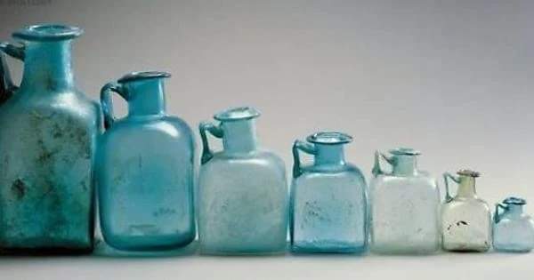 archeohistories's tweet image. Roman Glass Bottles (1st Century AD), from Pompeii.

These bottles were used as measures of capacity, each bigger bottle is twice size of smaller one next to it.

MET Museum

#archaeohistories